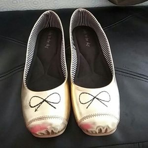 Modcloth Gold flats
