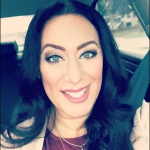 Meet your Posher, Dana