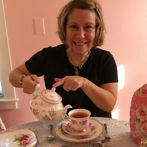 Meet your Posher, Carla