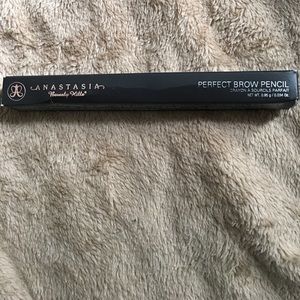 Anastasia perfect brow pencil, dark brown.