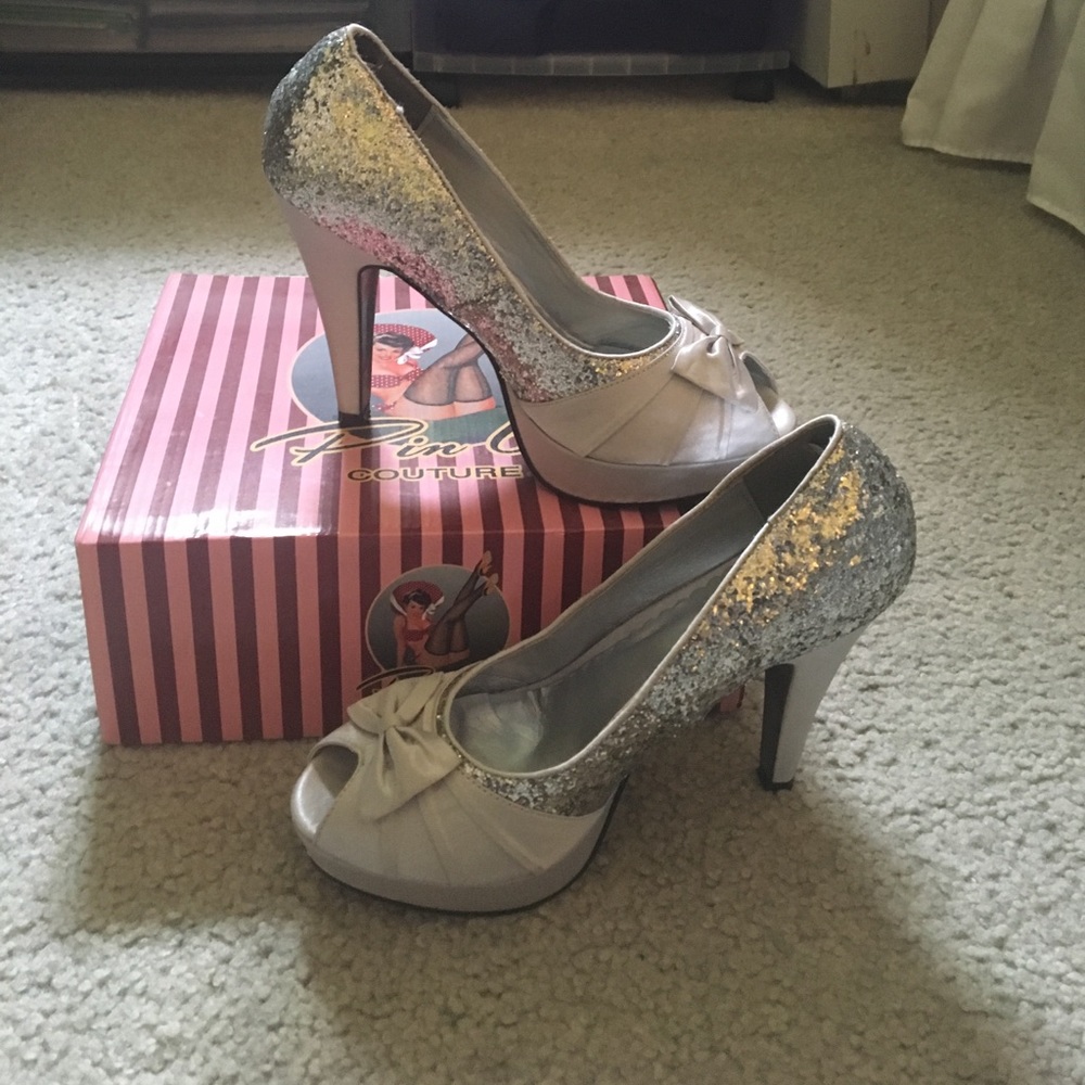 Pin Up Couture Silver Glitter Bow Platforms