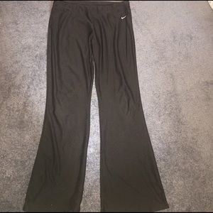 Black Nike yoga pants