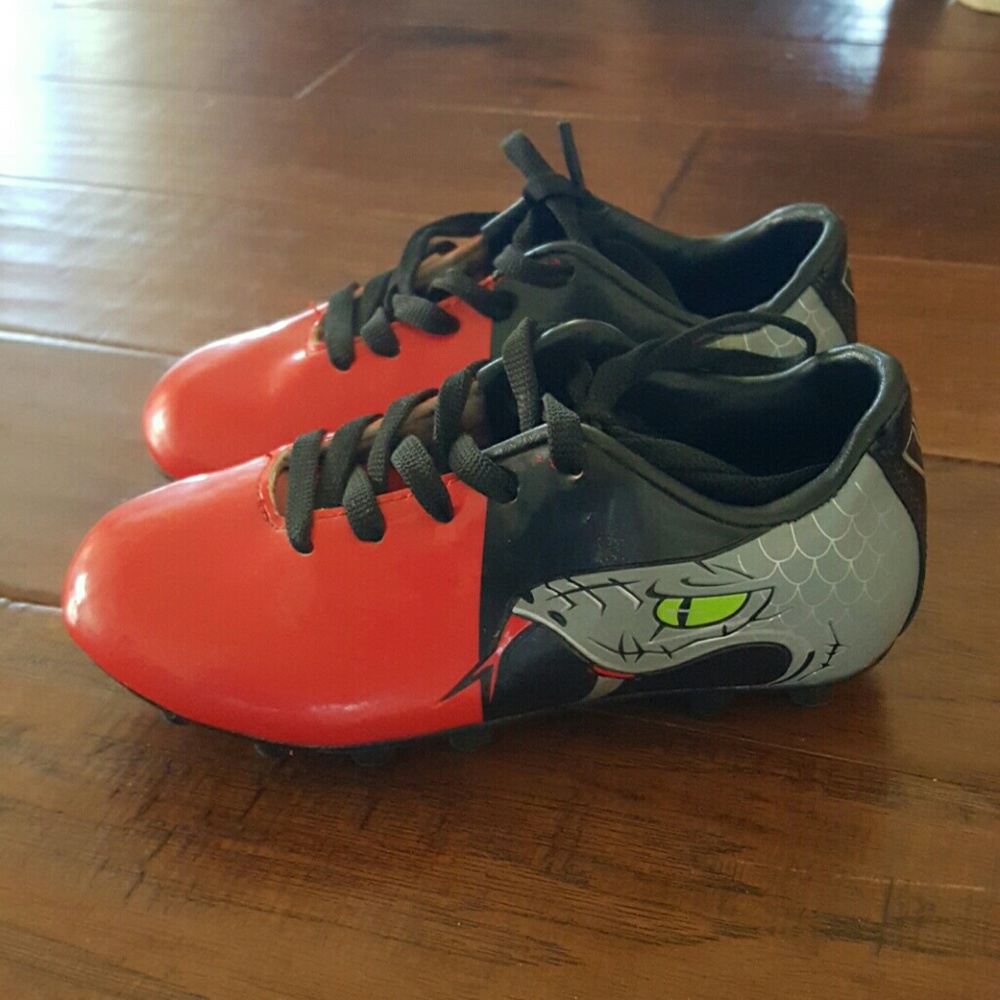 Boys soccer cleats