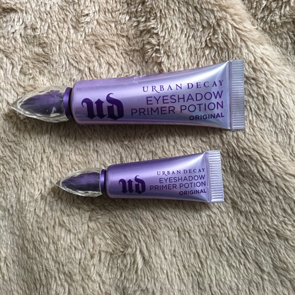 Urban decay eye shadow primer.