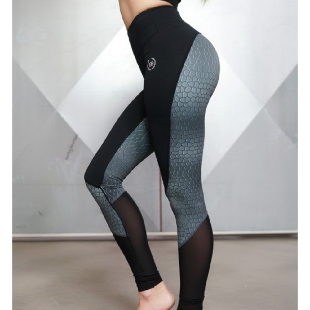 NWOT Body engineers Athena venom leggings