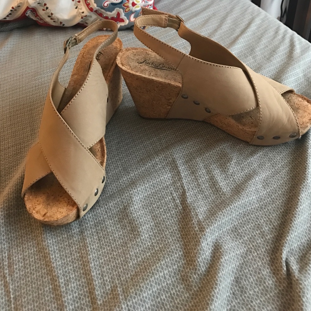 Nude Wedges