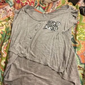 Grey top w sparkle pocket