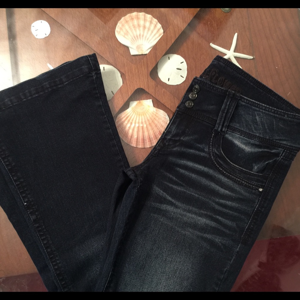 Wallflower jeans