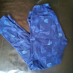 This is a Reposh OS Lularoe leggings