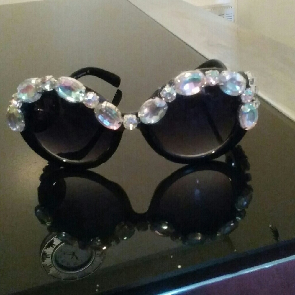 Custom made sun glasses