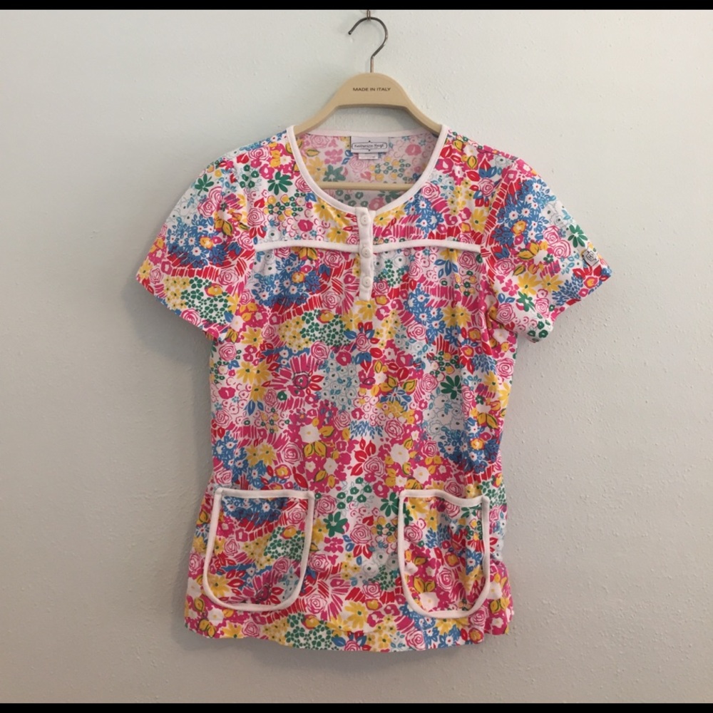 Katherine Heigl- Floral Scrub Top