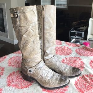 Woman's Tall Top Fashion Boots