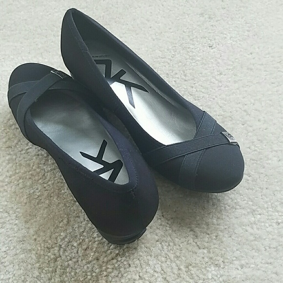 Black shoes - Picture 2 of 2