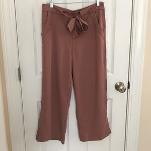 Cropped chiffon trouser pants.