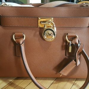 Brand new Micheal kors pocket book never ever used