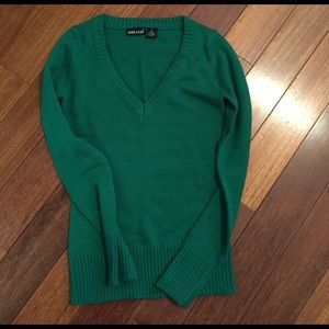 Super cute Wet Seal green sweater. XS