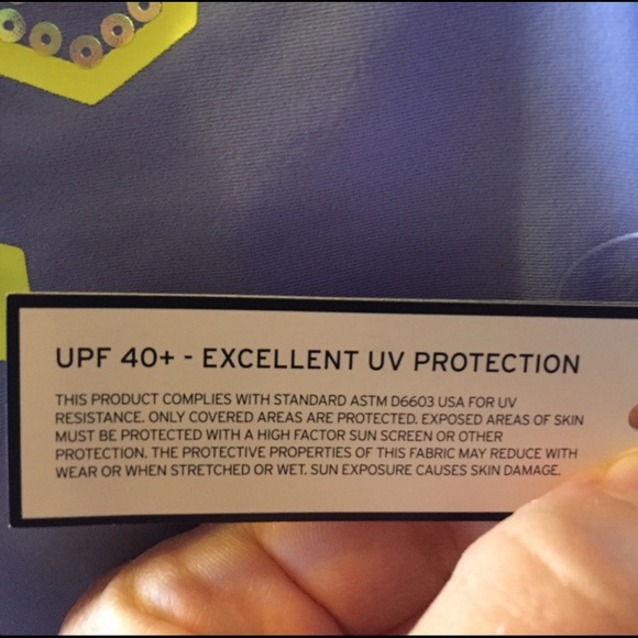 GAP Rashguard top for girls - Picture 2 of 4