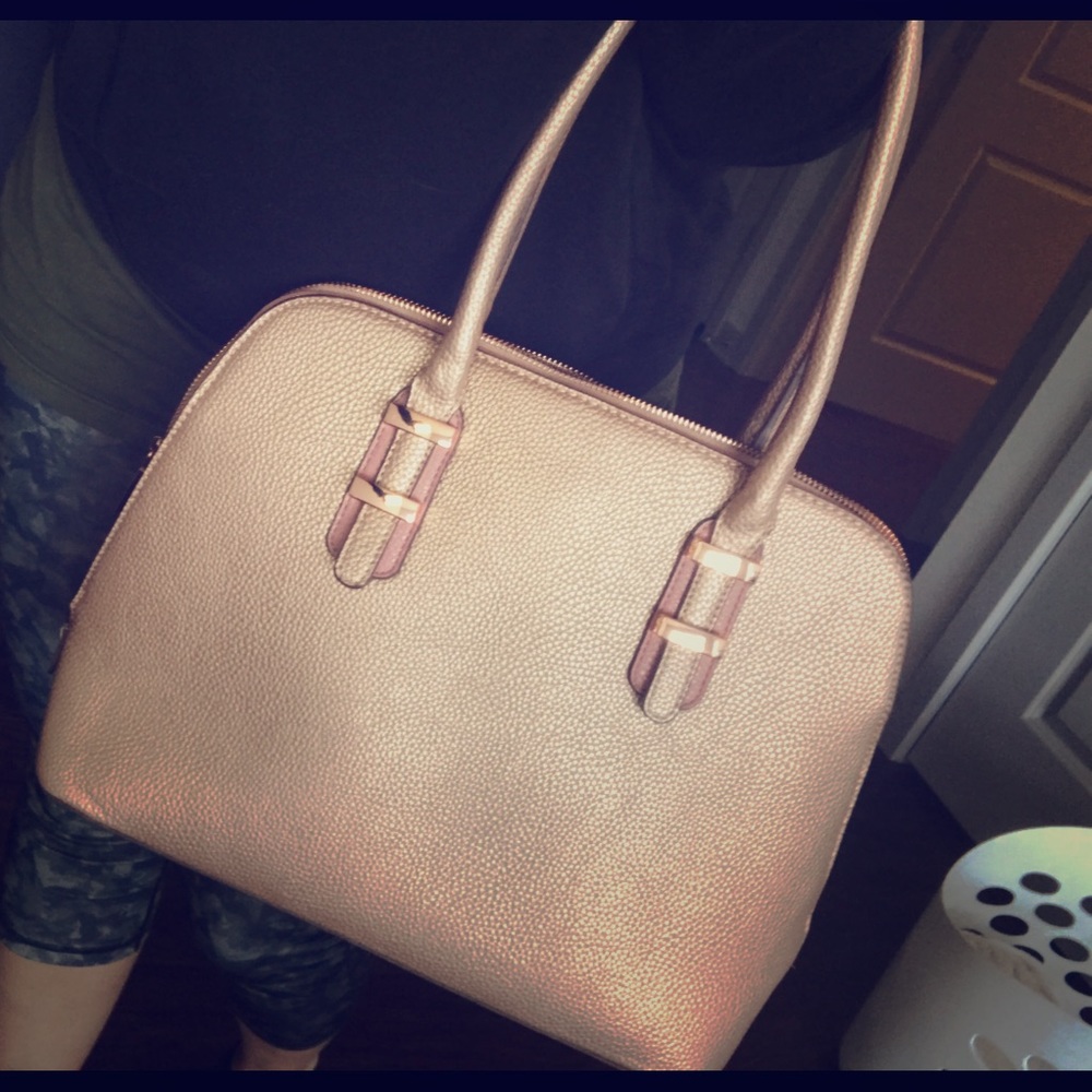 Gorgeous rose gold/pink purse