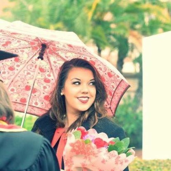 Meet your Posher, Christina - Picture 2 of 3