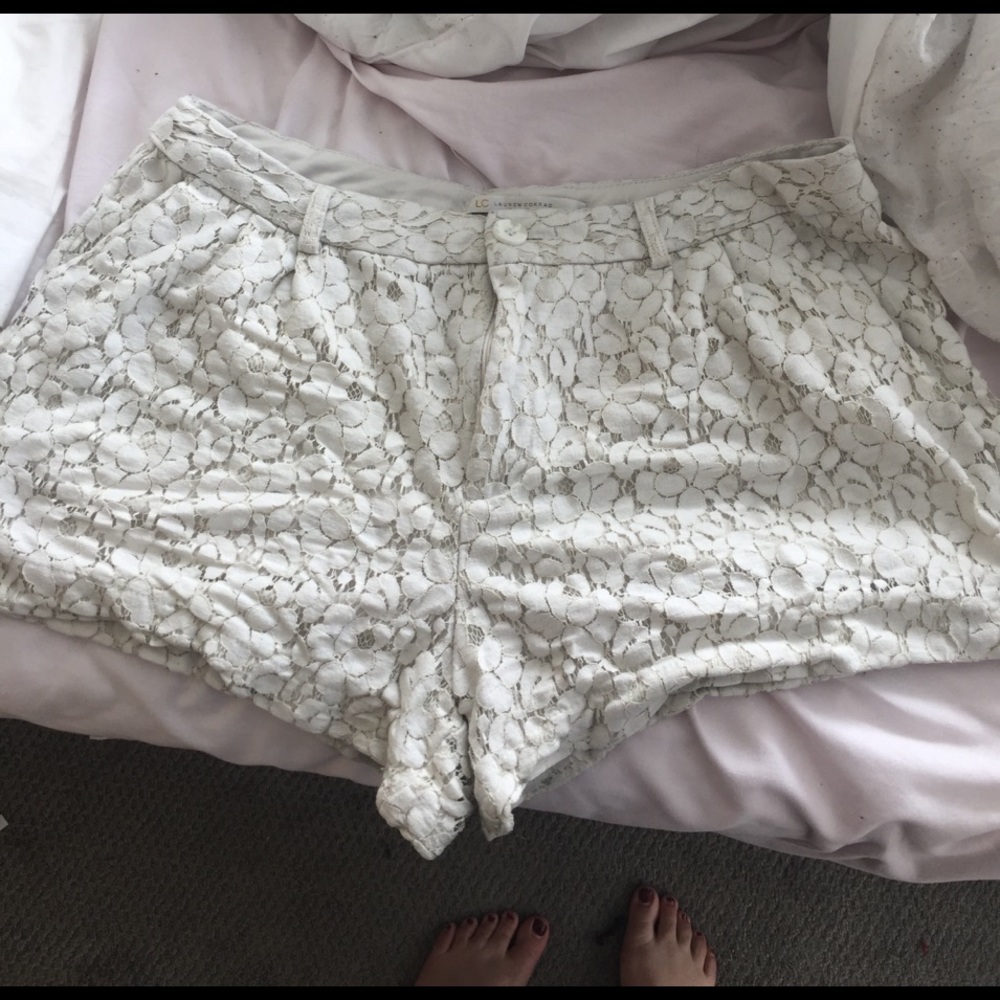 White lace floral shorts