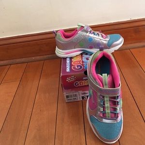 Girls Skechers game kicks NEW size 3