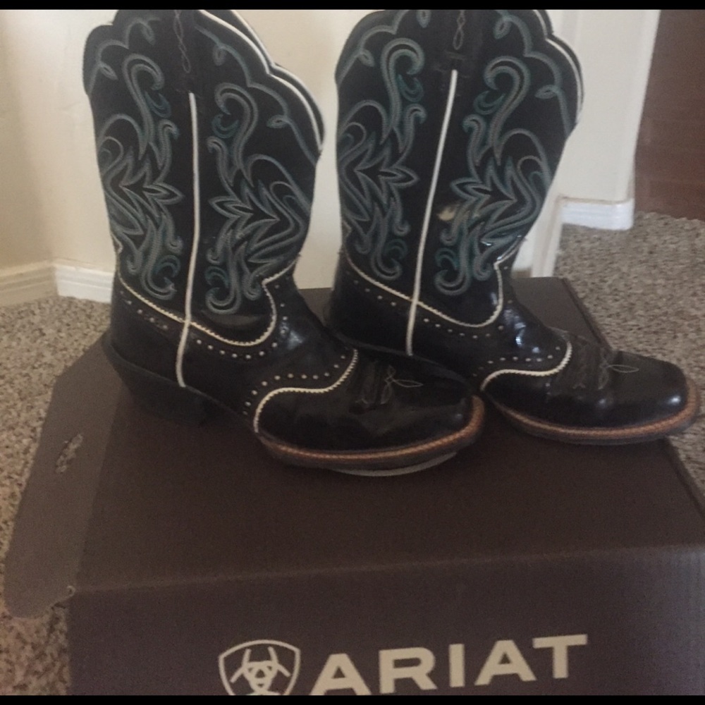 Ariat cowboy boots