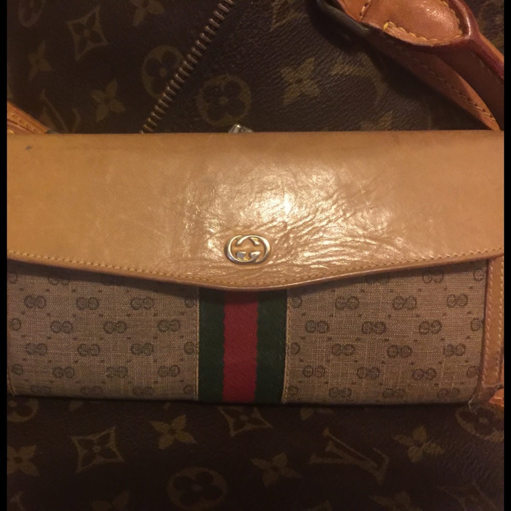 Vintage Gucci wallet 💯 authentic