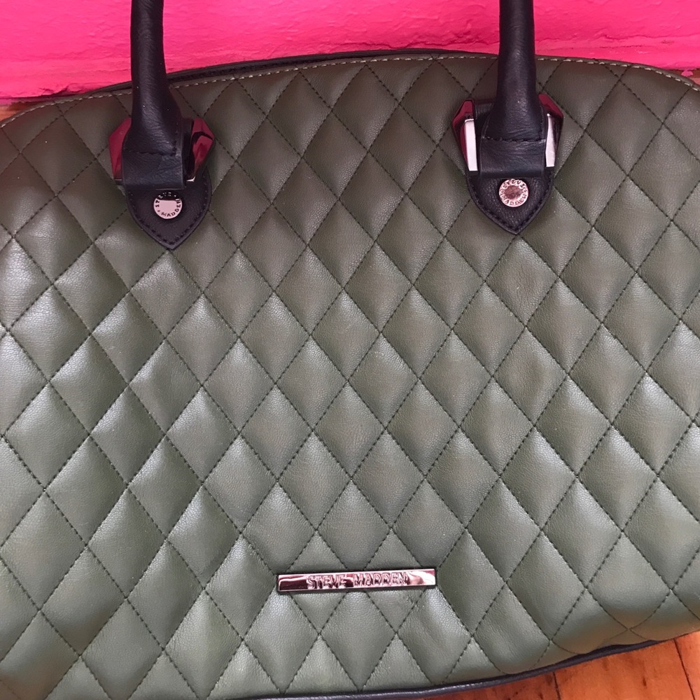 ✨Steve Madden✨ Army Green Shoulder Purse! 🔥