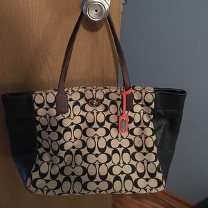 Coach turnlock tote