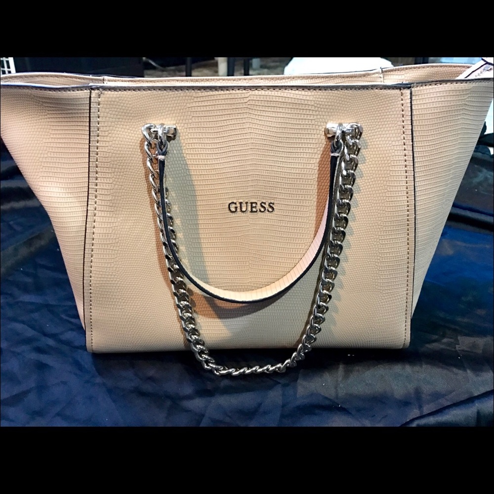 Authentic Guess purse NWOT