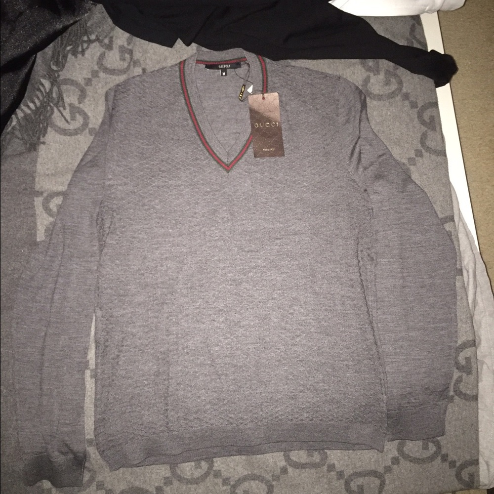 Authentic Brand New Gucci V neck Sweater M
