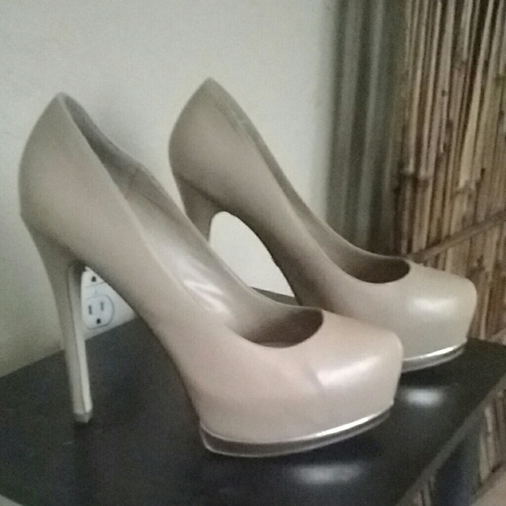 Bebe nude heels 8.5