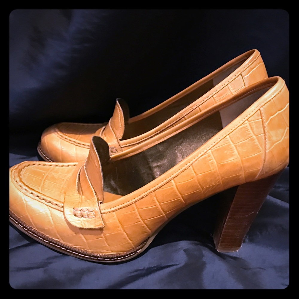 Super-cute crocodile loafer pumps