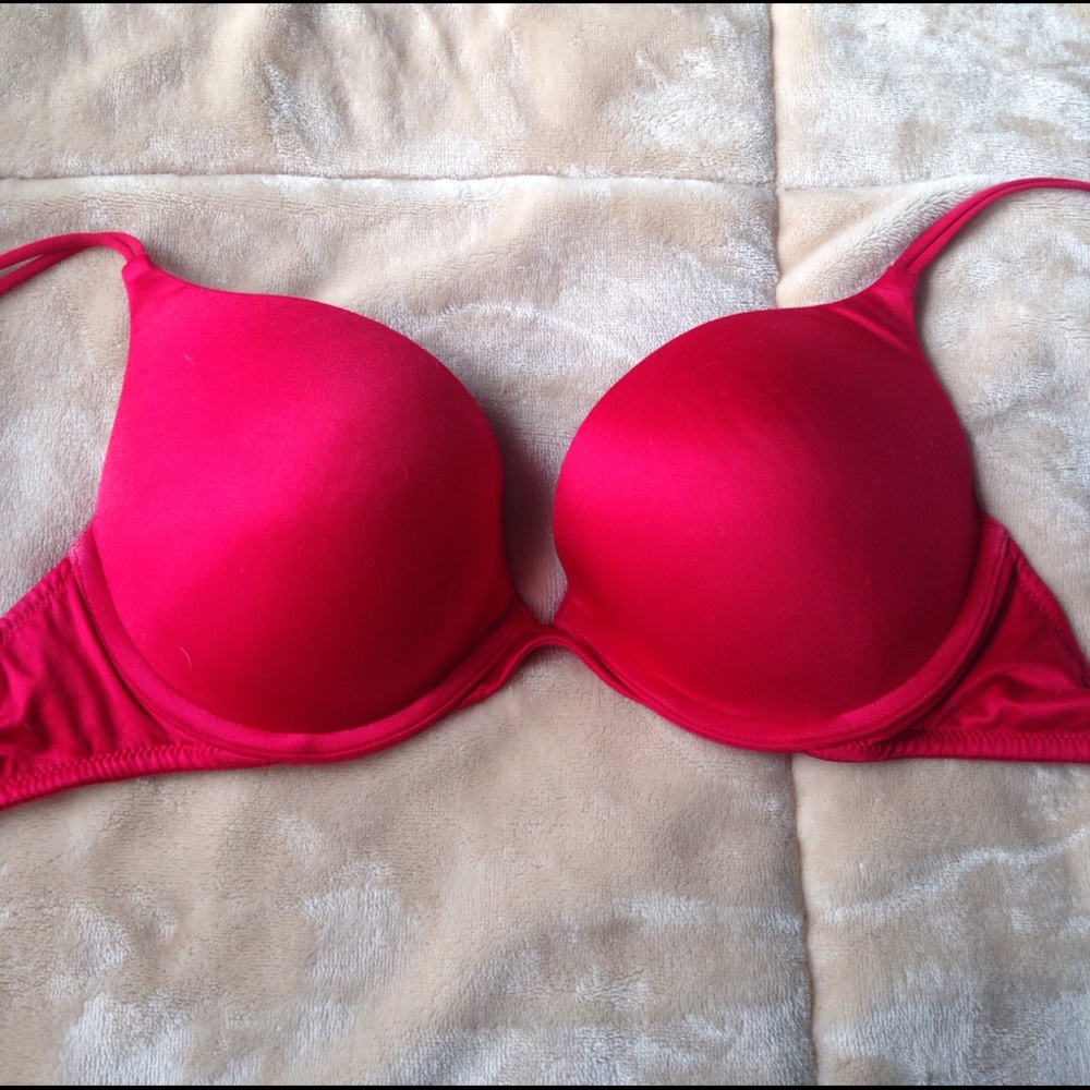 Sexy red push up bra!