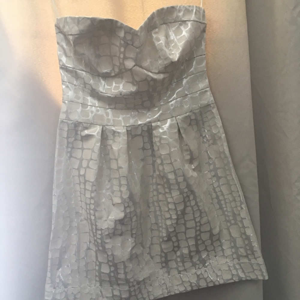 American eagle strapless dress!