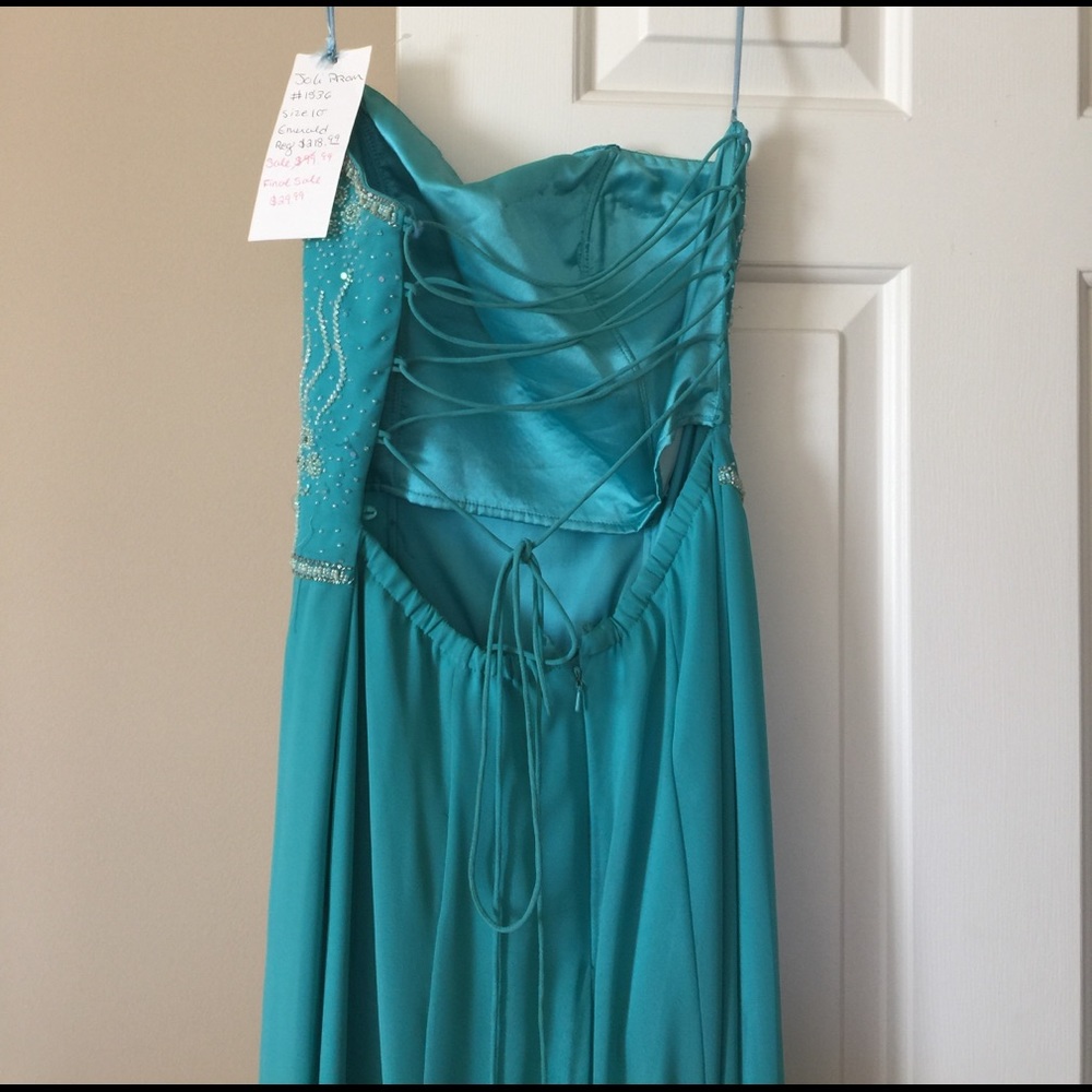 Joli Prom - Picture 4 of 4