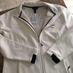 Lands end woman's regular soft shell jacket