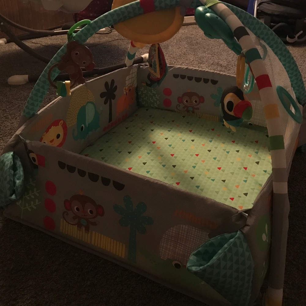 5-in-1 Bright Starts ball play mat