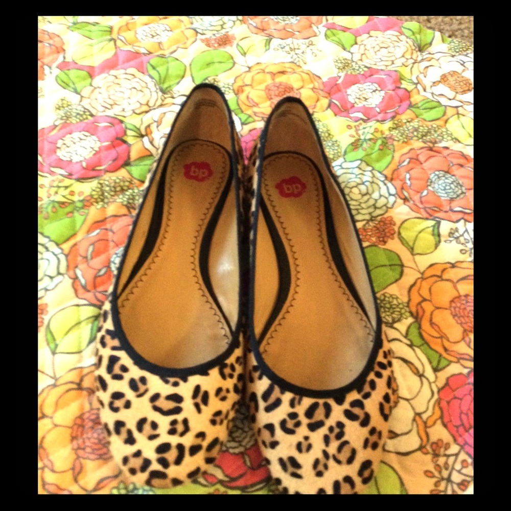 Leopard W7 1/2 size flats