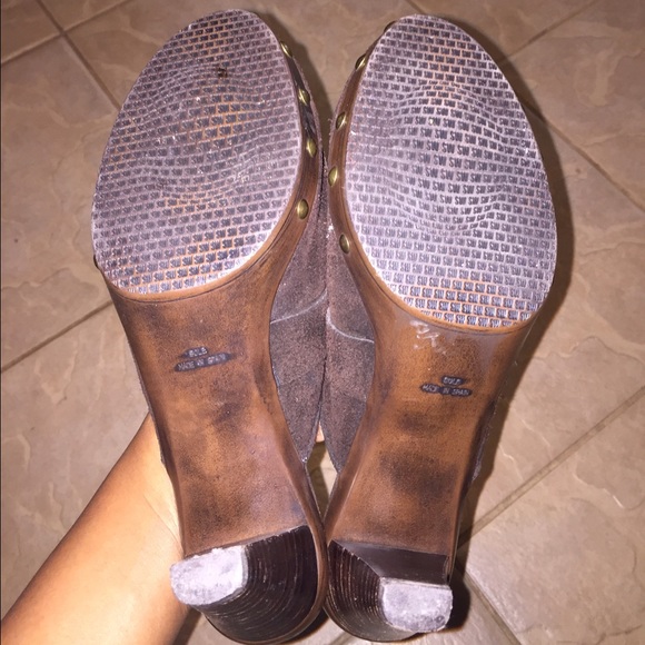 Stuart Weitzman Brown Suede Mules - Picture 5 of 5