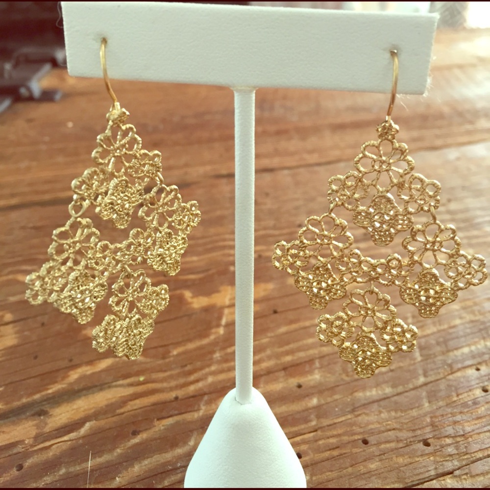 Stella & Dot chantilly lace gold earrings