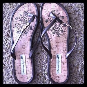 Adorable beachy flip flops
