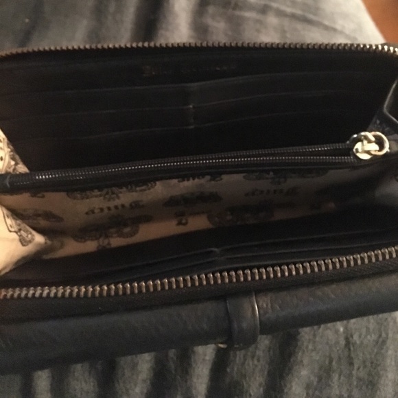 Juicy Couture Bi fold wallet - Picture 4 of 4