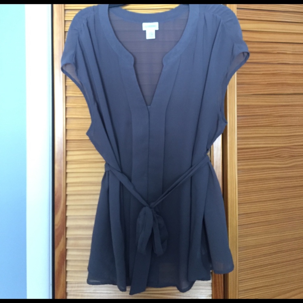 Sheer gray maternity top. Size XL.
