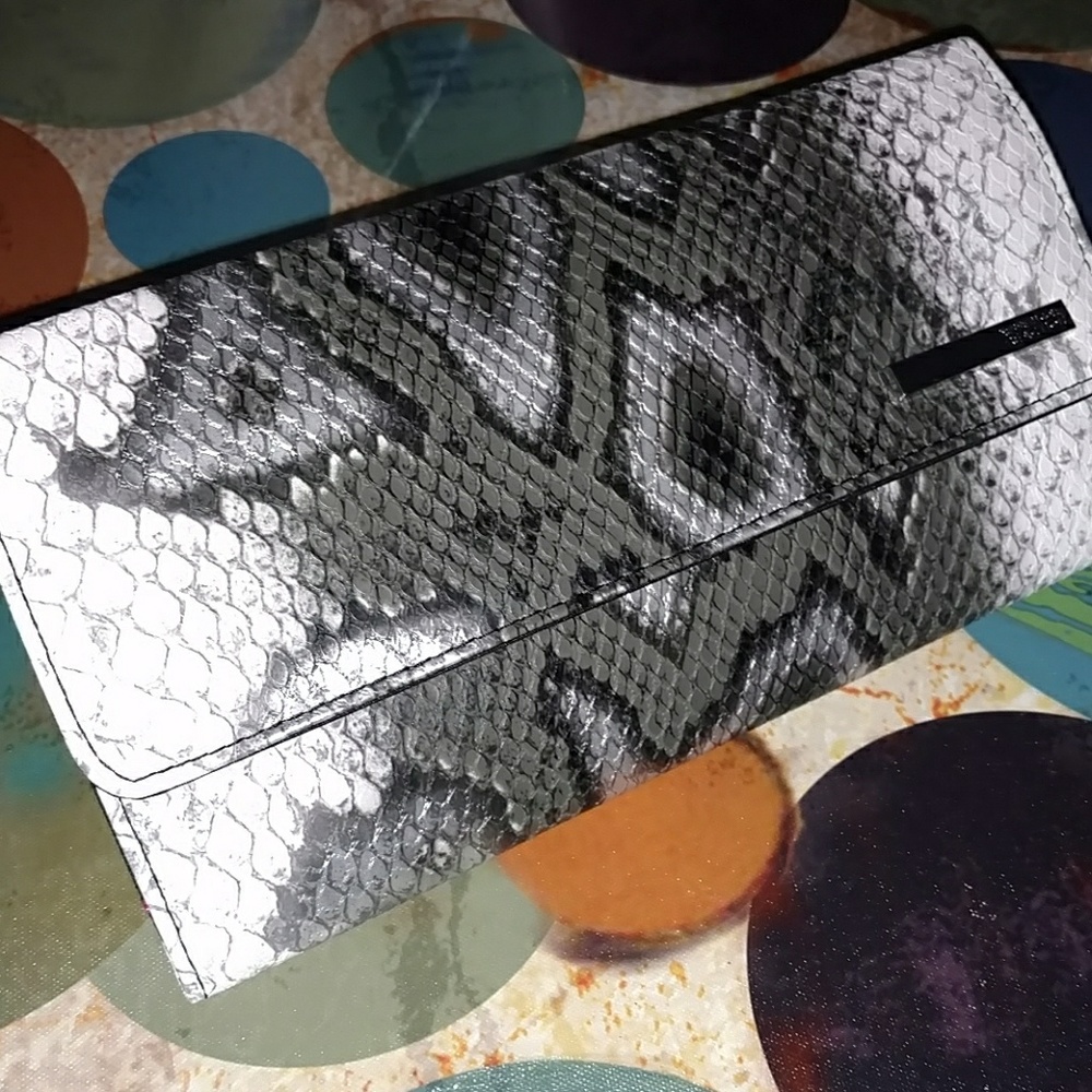 KC wallet with coin purse