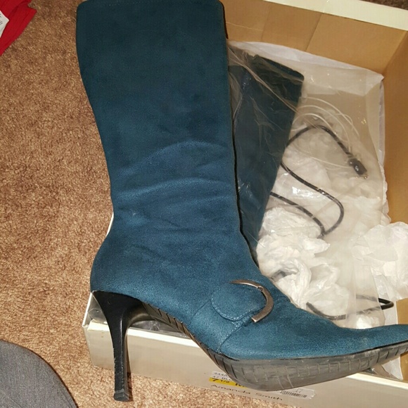 Boots - Picture 1 of 6