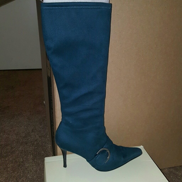 Boots - Picture 2 of 6