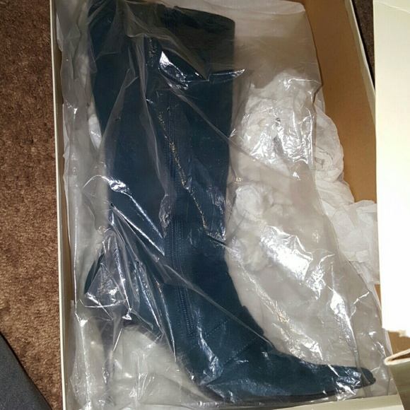 Boots - Picture 6 of 6