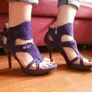 rouge size 9 purple faux suede heels like new