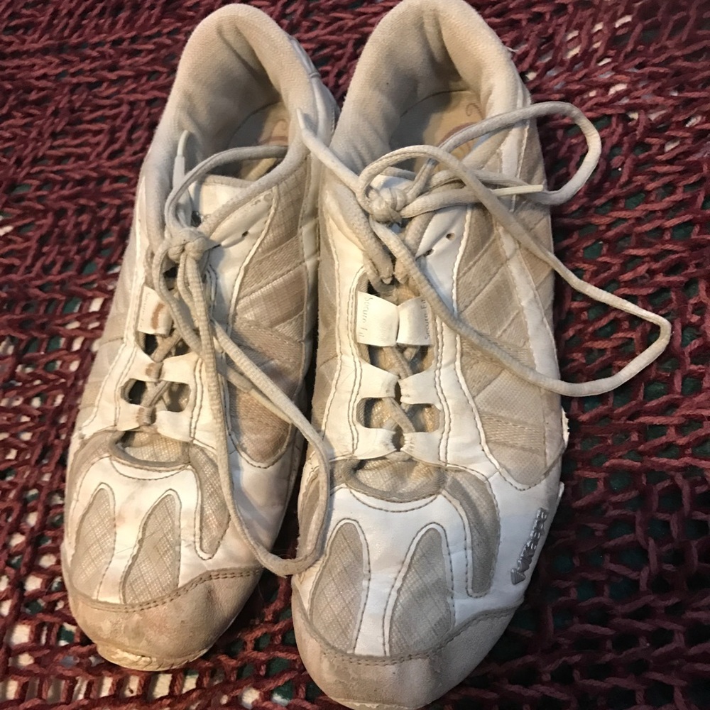 Kaepa cheer shoes